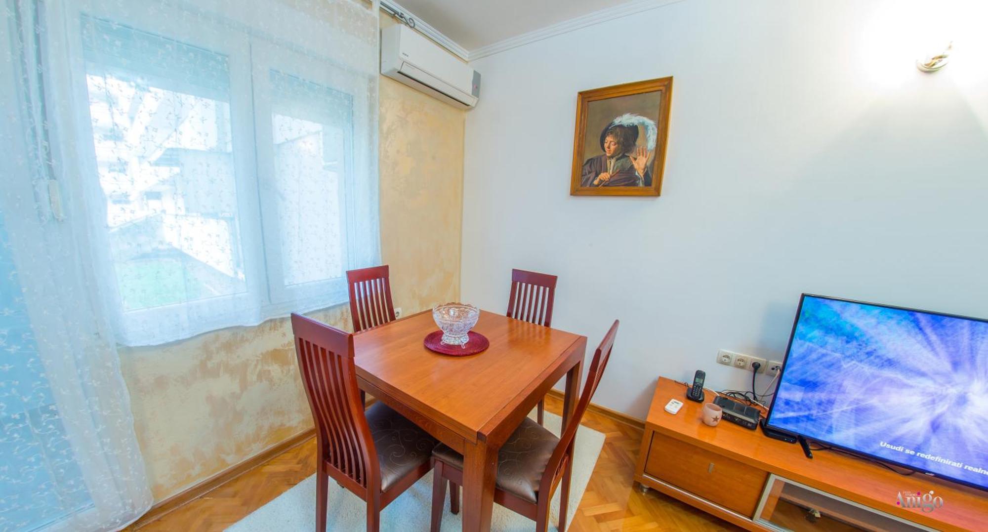 Denirom Apartment *